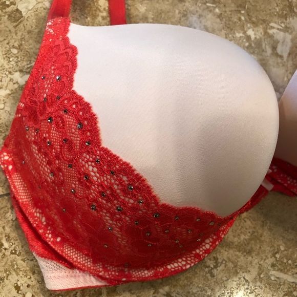 Victoria’s Secret 34D Dream Angels Bra - Picture 2 of 5